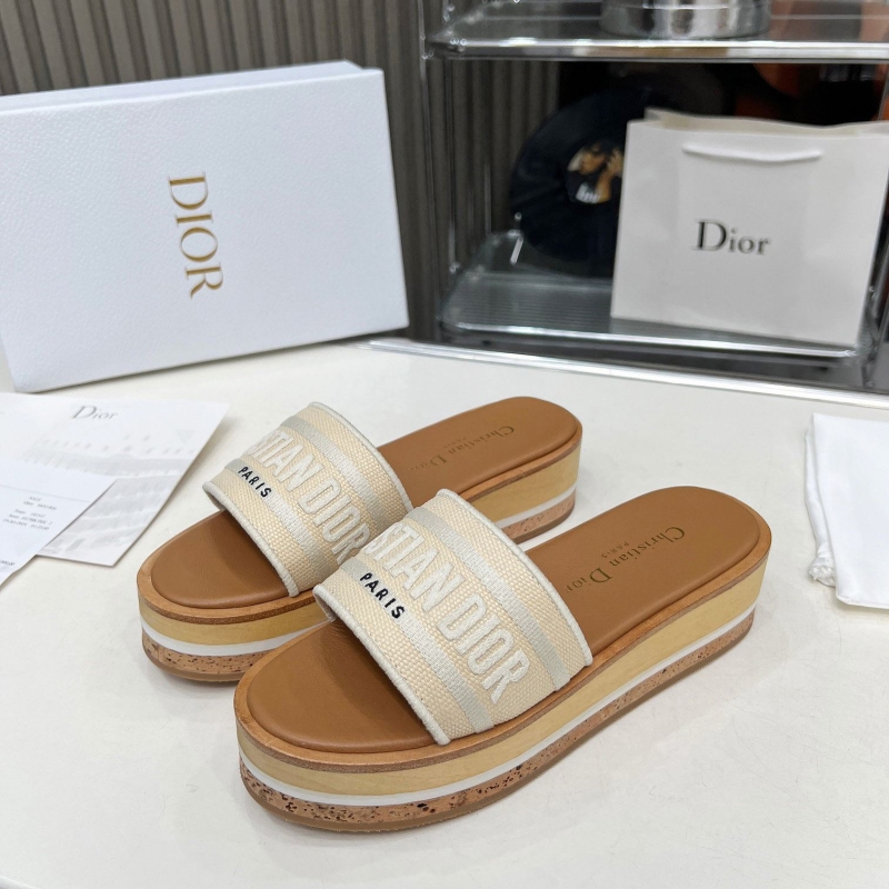 ch**an D*or slippers